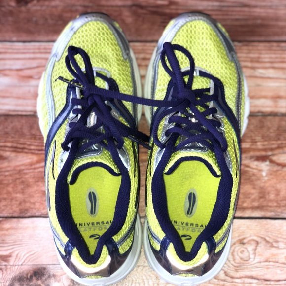 Brooks Launch Athletic Running Shoes - Picture 8 of 9